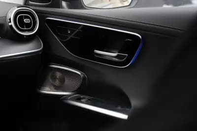 Vendo Mercedes-Benz C 200 2023 - 34900 EUR, 117000 km - AUTO.MOTO.pt