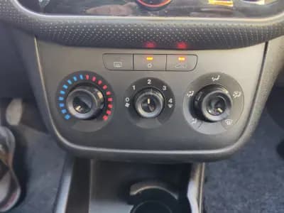 Vendo Fiat Punto Evo 2011 - 6480 EUR, 148000 km - AUTO.MOTO.pt