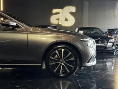 Vendo Mercedes-Benz E 300 2023 - 44990 EUR, 56100 km - AUTO.MOTO.pt