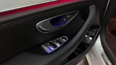 Sell Mercedes-Benz E 300 2023 - 46990 EUR, 63661 km - AUTO.MOTO.pt