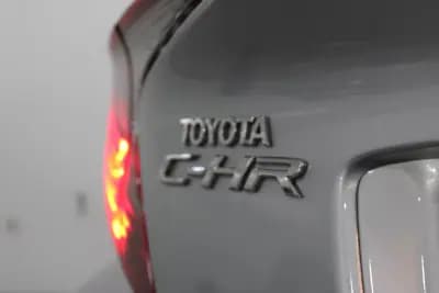 Vendo Toyota C-HR 2023 - 26900 EUR, 50000 km - AUTO.MOTO.pt