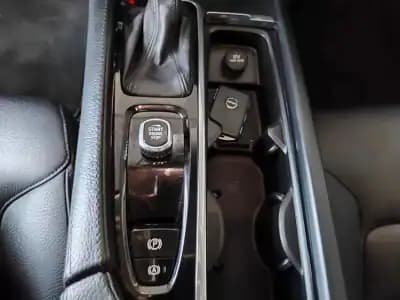 Sell Volvo V90 2018 - 20990 EUR, 188000 km - AUTO.MOTO.pt