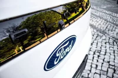 Vendo Ford Explorer 2024 - 39990 EUR, 15628 km - AUTO.MOTO.pt