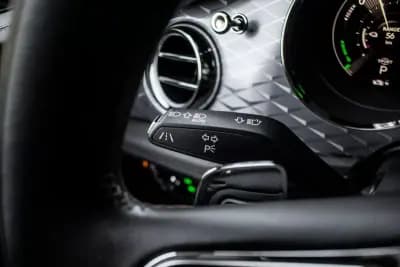 Sell Bentley Bentayga 2022 - 230000 EUR, 70942 km - AUTO.MOTO.pt