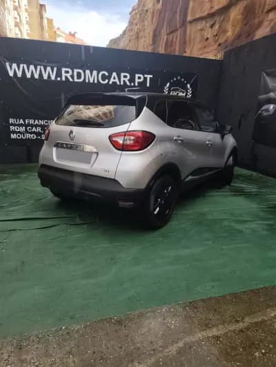 Sell Renault Captur 2015 - 10400 EUR, 180000 km - AUTO.MOTO.pt