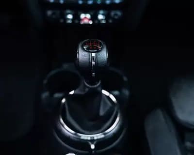 Vendo MINI Cooper 2015 - 19990 EUR, 135300 km - AUTO.MOTO.pt