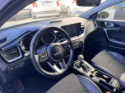 Vendo Kia Ceed SW 2023 - 22750 EUR, 83000 km - AUTO.MOTO.pt