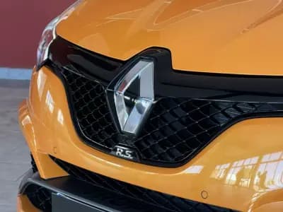 Sell Renault Mégane 2019 - 49990 EUR, 11812 km - AUTO.MOTO.pt