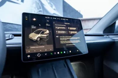 Vendo Tesla Model Y 2023 - 37900 EUR, 45000 km - AUTO.MOTO.pt