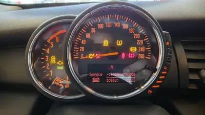 Vendo MINI 2014 - 10900 EUR, 209521 km - AUTO.MOTO.pt