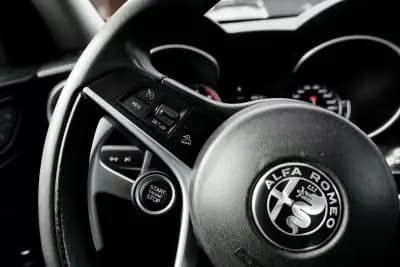 Vendo Alfa Romeo Stelvio 2019 - 29400 EUR, 89000 km - AUTO.MOTO.pt