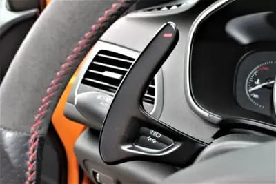 Vendo Renault Mégane 2019 - 43990 EUR, 42000 km - AUTO.MOTO.pt