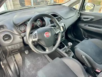 Vendo Fiat Grande Punto 2016 - 8750 EUR, 84929 km - AUTO.MOTO.pt