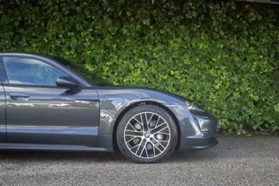 Sell Porsche Taycan 2021 - 59900 EUR, 61158 km - AUTO.MOTO.pt