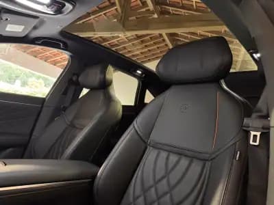 Sell 2025 - 40900 EUR, 4055 km - AUTO.MOTO.pt