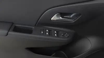 Sell Opel Corsa 2025 - 19900 EUR, 25000 km - AUTO.MOTO.pt