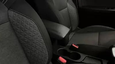 Vendo Renault Captur 2022 - 16490 EUR, 100230 km - AUTO.MOTO.pt