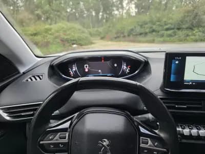 Vendo Peugeot 3008 2021 - 21900 EUR, 148000 km - AUTO.MOTO.pt