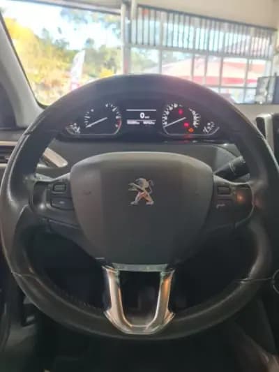 Vendo Peugeot 2008 2015 - 8900 EUR, 153000 km - AUTO.MOTO.pt