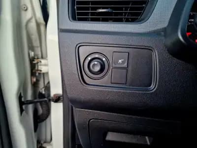 Vendo Renault Express 2021 - 13990 EUR, 121868 km - AUTO.MOTO.pt