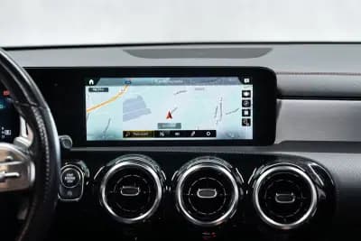 Vendo Mercedes-Benz CLA 180 2022 - 34950 EUR, 67000 km - AUTO.MOTO.pt