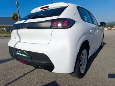 Sell Peugeot 208 2020 - 14750 EUR, 32000 km - AUTO.MOTO.pt