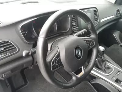 Vendo Renault Mégane 2019 - 17900 EUR, 96000 km - AUTO.MOTO.pt