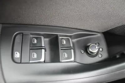 Vendo Audi Q3 2016 - 19990 EUR, 179900 km - AUTO.MOTO.pt