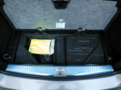 Vendo Mercedes-Benz C 300 2020 - 28950 EUR, 166000 km - AUTO.MOTO.pt