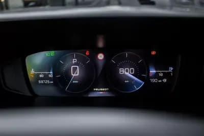 Vendo Peugeot 308 SW 2023 - 23790 EUR, 59725 km - AUTO.MOTO.pt