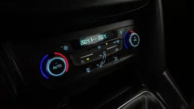 Sell Ford Focus 2018 - 9990 EUR, 168157 km - AUTO.MOTO.pt