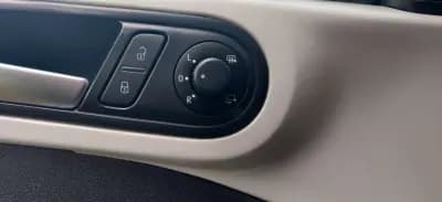 Vendo Volkswagen New Beetle 2015 - 14950 EUR, 156200 km - AUTO.MOTO.pt