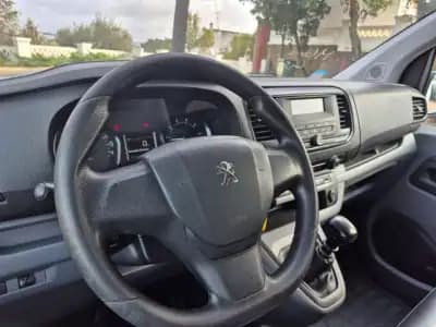 Vendo Peugeot Expert 2020 - 12950 EUR, 124434 km - AUTO.MOTO.pt