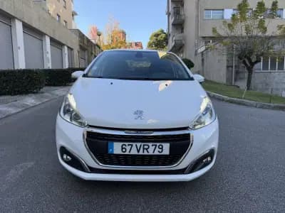 Vendo Peugeot 208 2018 - 9450 EUR, 128000 km - AUTO.MOTO.pt