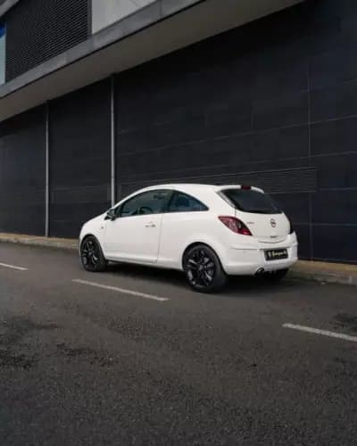 Vendo Opel Corsa 2014 - 8990 EUR, 139000 km - AUTO.MOTO.pt