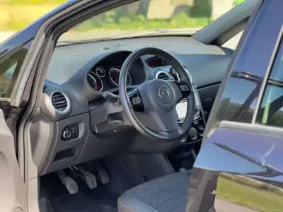 Vendo Opel Corsa 2014 - 10750 EUR, 180180 km - AUTO.MOTO.pt