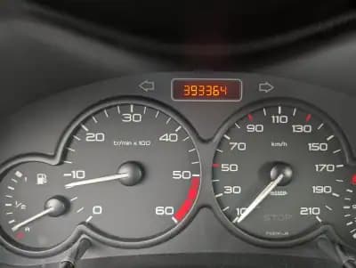 Sell Peugeot 206 2005 - 1750 EUR, 393364 km - AUTO.MOTO.pt