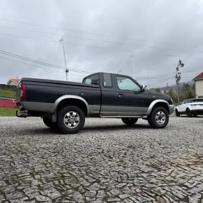 Vendo Nissan Navara 1999 - 11900 EUR, 154000 km - AUTO.MOTO.pt