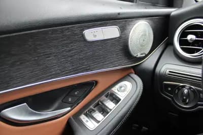 Vendo Mercedes-Benz GLC 300 2020 - 36900 EUR, 148682 km - AUTO.MOTO.pt