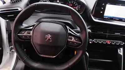 Sell Peugeot 208 2022 - 13999 EUR, 47000 km - AUTO.MOTO.pt