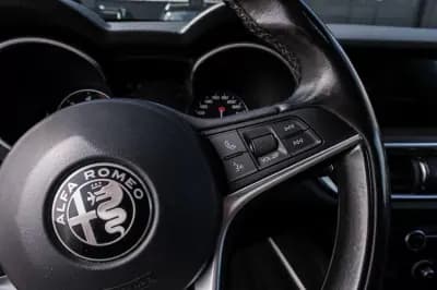 Vendo Alfa Romeo Stelvio 2017 - 29400 EUR, 139000 km - AUTO.MOTO.pt