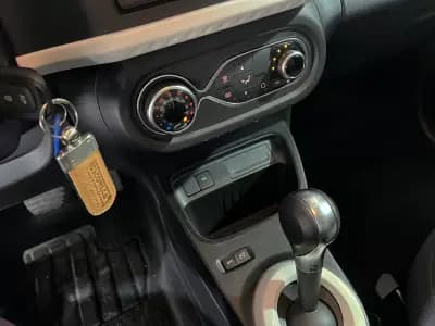 Vendo Renault Twingo 2022 - 13900 EUR, 6145 km - AUTO.MOTO.pt