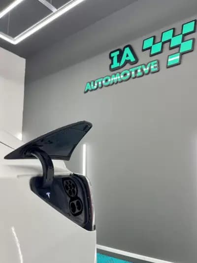 Vendo Tesla Model 3 2019 - 17999 EUR, 166200 km - AUTO.MOTO.pt