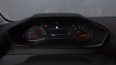 Vendo Peugeot 208 2024 - 16450 EUR, 29000 km - AUTO.MOTO.pt