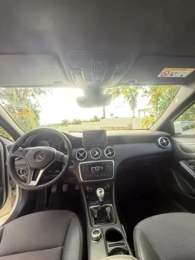 Vendo Mercedes-Benz A 180 2015 - 15900 EUR, 195815 km - AUTO.MOTO.pt