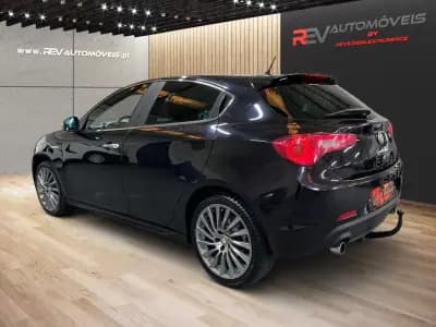 Vendo Alfa Romeo Giulietta 2010 - 9950 EUR, 272000 km - AUTO.MOTO.pt