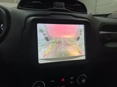 Vendo Jeep Renegade 2022 - 23950 EUR, 10796 km - AUTO.MOTO.pt