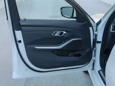 Vendo BMW 330 2021 - 31900 EUR, 156735 km - AUTO.MOTO.pt