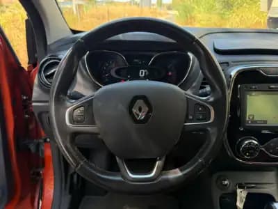 Vendo Renault Captur 2016 - 11900 EUR, 102000 km - AUTO.MOTO.pt