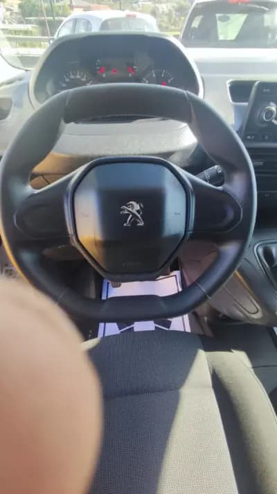 Sell Peugeot Partner 2021 - 12499 EUR, 217978 km - AUTO.MOTO.pt